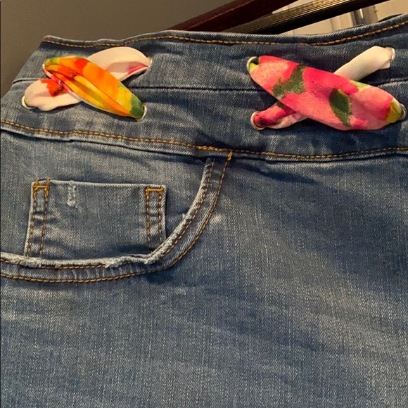 Cropped Jeans with silky woven tie - Picture 4 of 5